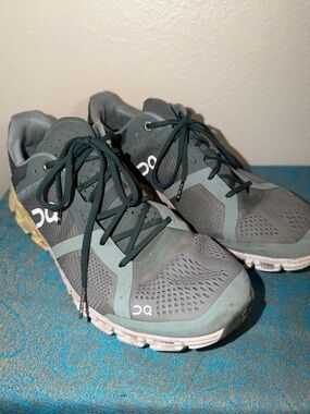 ON Cloud Cloudflow Athletic Running Shoes Sea Limelight Women's Size 9